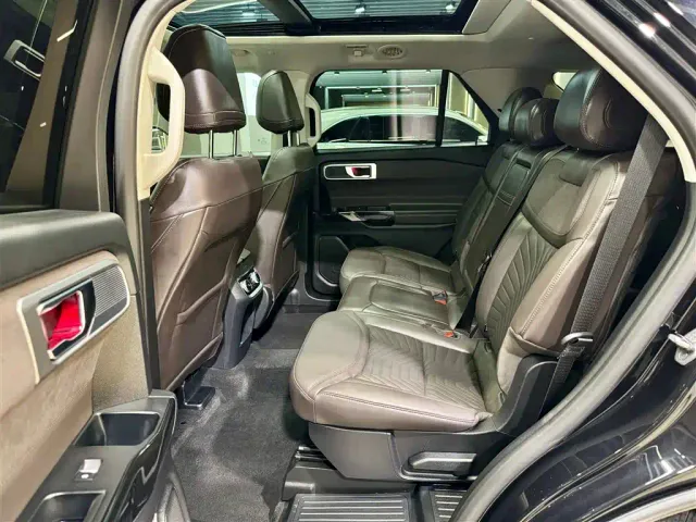 Ford Explorer — Фото автомобиля 18