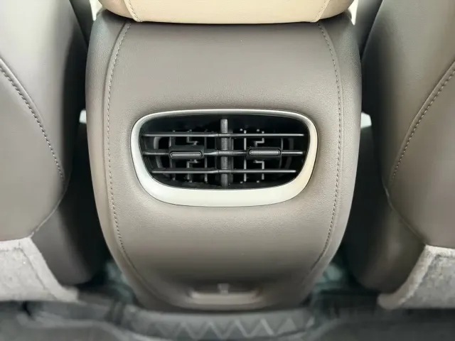 IM Motors LS6 — Фото автомобиля 17