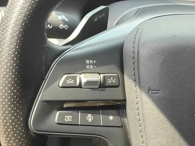 BYD Qin L — Фото автомобиля 11