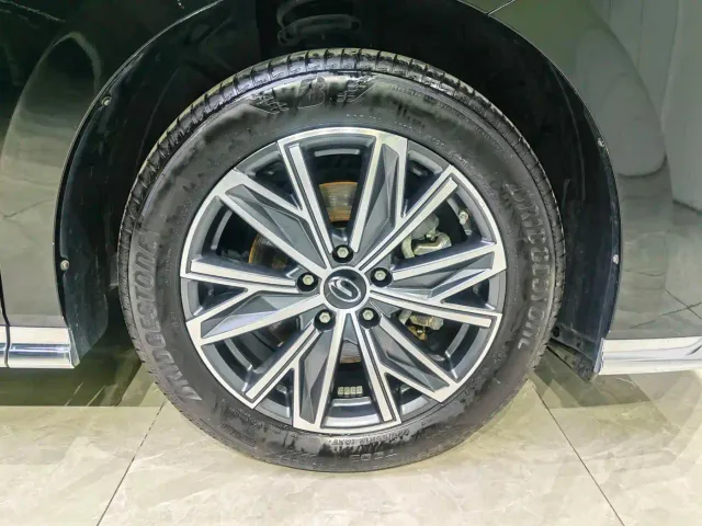 GAC Trumpchi M8 — Фото автомобиля 12