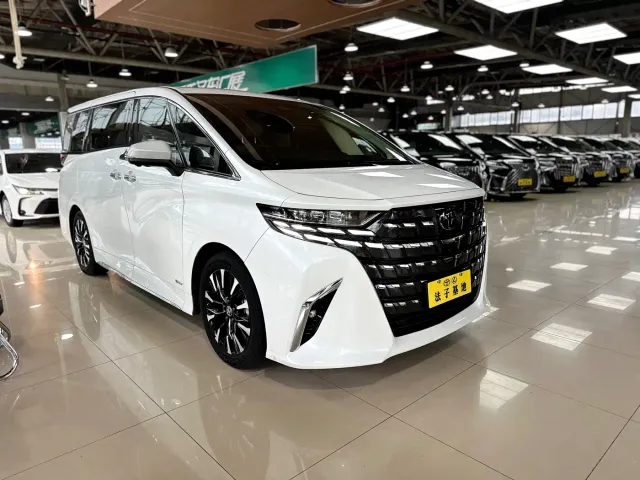 Toyota Alphard — Фото автомобиля 3
