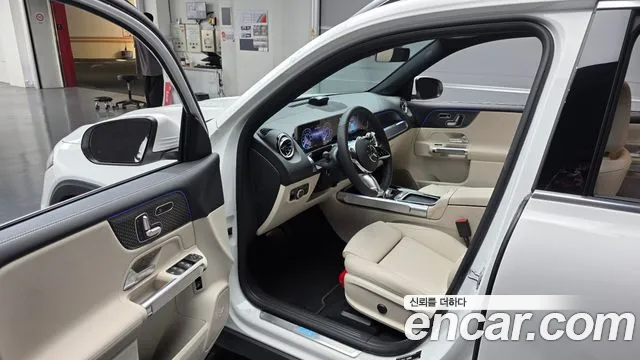 Mercedes-Benz EQB — Фото автомобиля 10