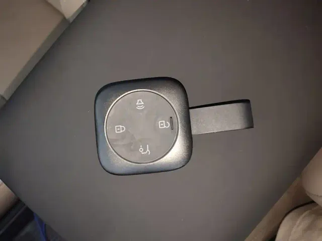 Volvo Volvo XC70 Plug-in Hybrid 2025 High-end Version — Фото автомобиля 8