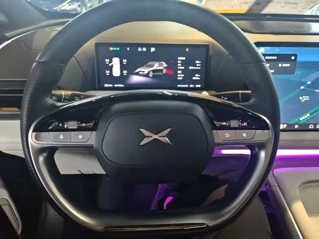 Xpeng G9 — Фото автомобиля 10