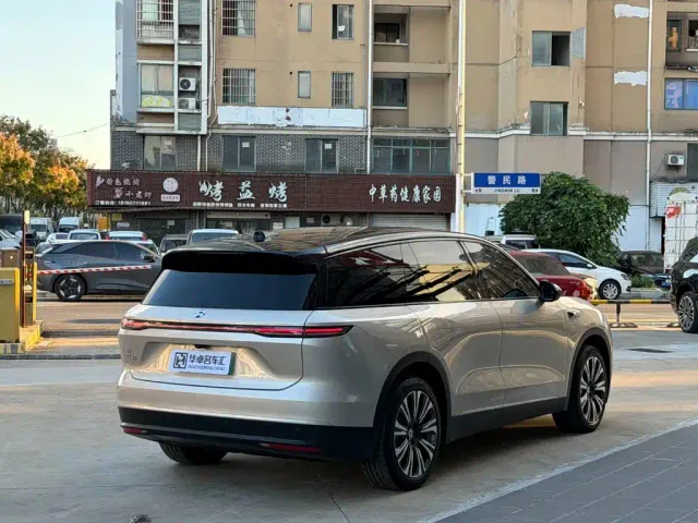 Nio ES8 — Фото автомобиля 6