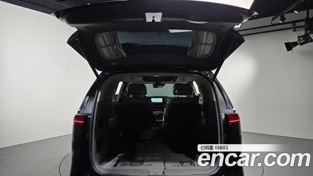 Kia Canival Carnival 4 поколение Бензин 7 мест Hi-Limousine — Фото автомобиля 6