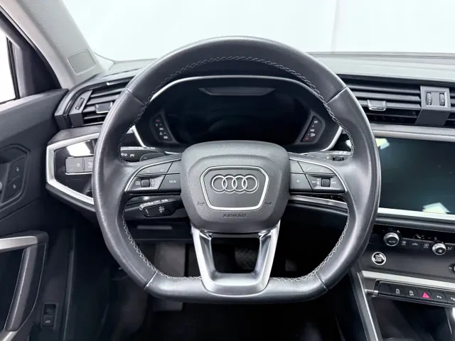 Audi Q3 — Фото автомобиля 12
