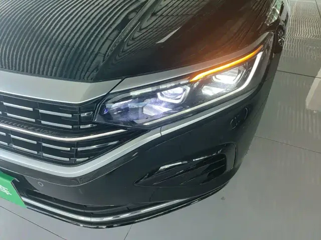 Volkswagen Passat — Фото автомобиля 23