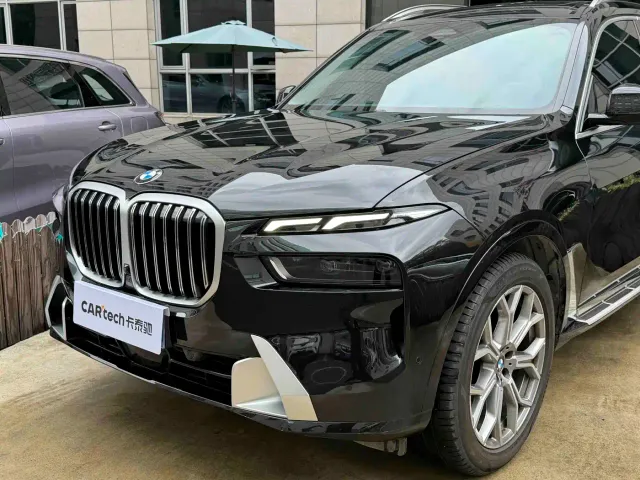 BMW X7 — Фото автомобиля 3