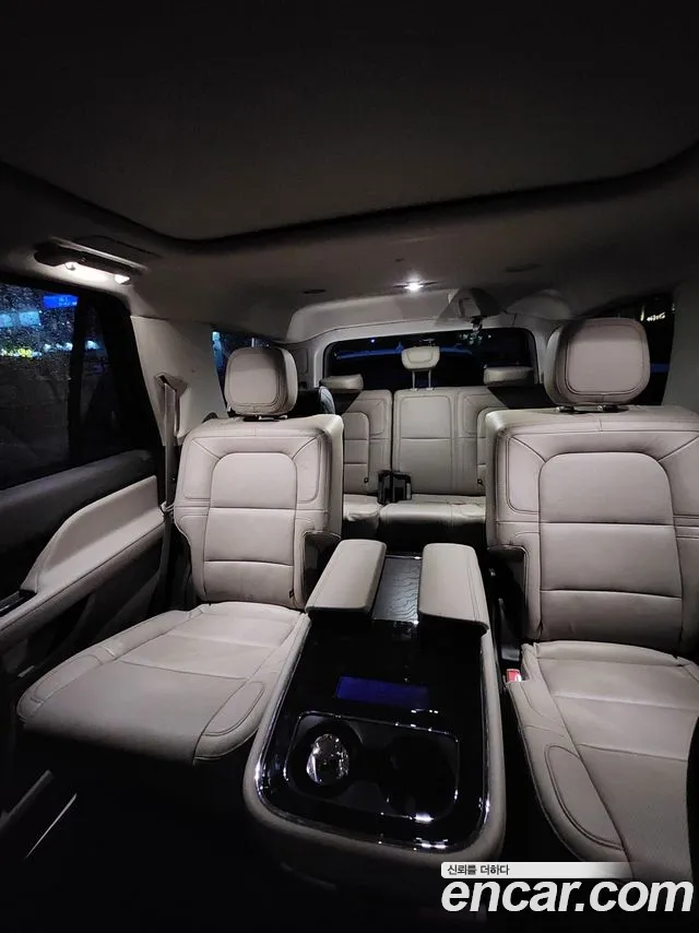 Lincoln Navigator — Фото автомобиля 12