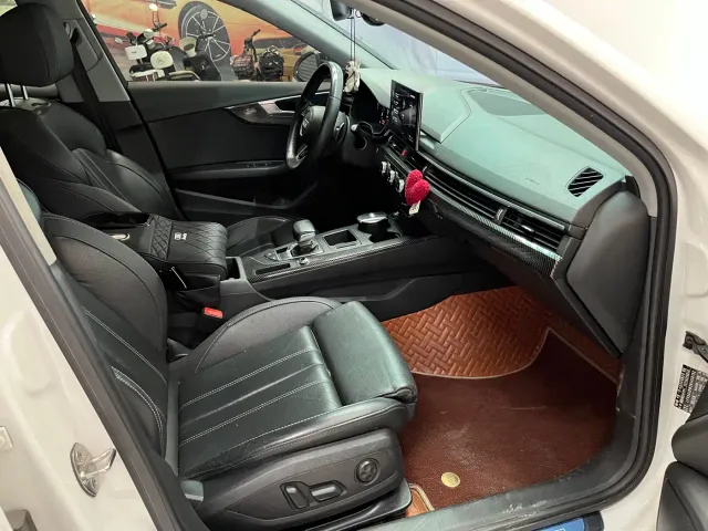 Audi A4L — Фото автомобиля 12