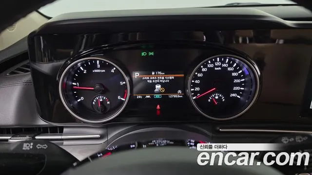 Kia Carnival Generation 4 — Фото автомобиля 8