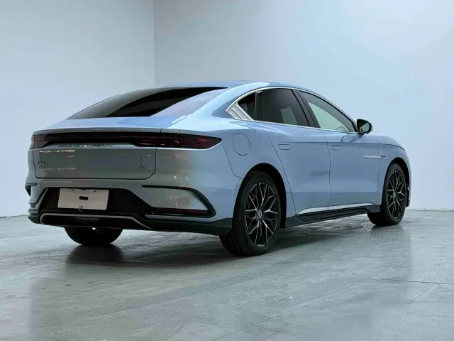 BYD Han — Фото автомобиля 10