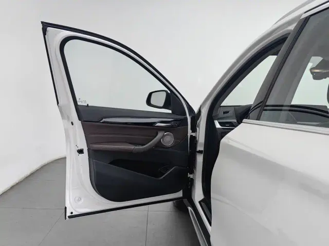 BMW X1 — Фото автомобиля 8