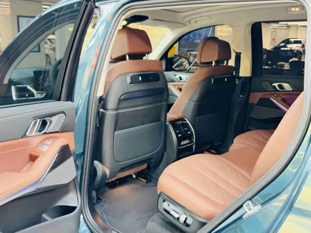 BMW X7 — Фото автомобиля 7