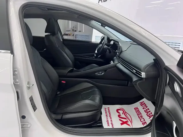 Hyundai Elantra — Фото автомобиля 18