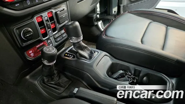 Jeep Wrangler JL — Фото автомобиля 13