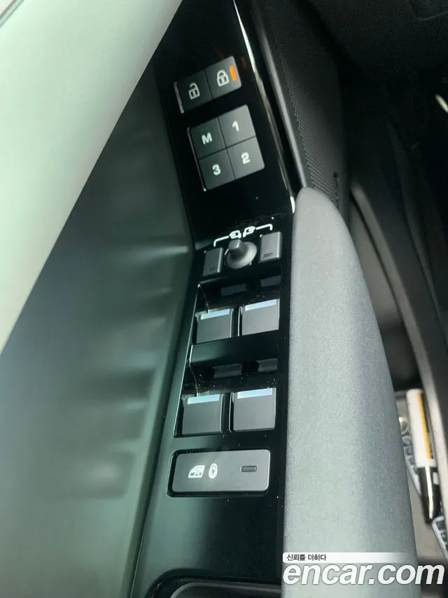 Land Rover Range Rover Velar Range Rover Velar 2.0 P250 Dynamic SE — Фото автомобиля 15