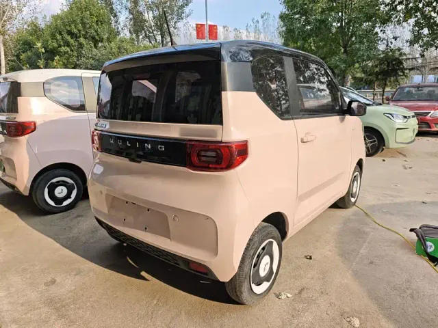 Wuling Hongguang Mini EV — Фото автомобиля 6