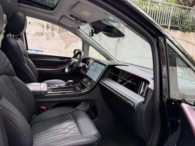 GAC Trumpchi M8 — Фото автомобиля 15