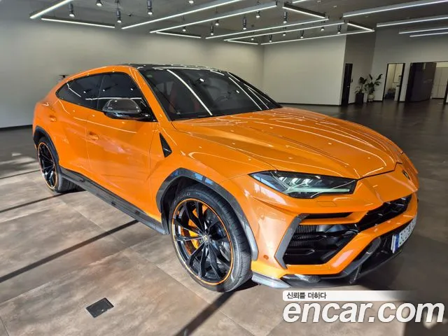Lamborghini Urus — Фото автомобиля 2