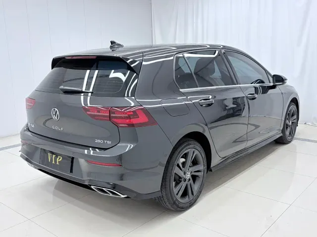 Volkswagen Golf — Фото автомобиля 4