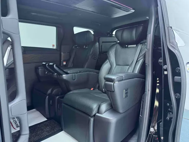 Toyota Vellfire — Фото автомобиля 15
