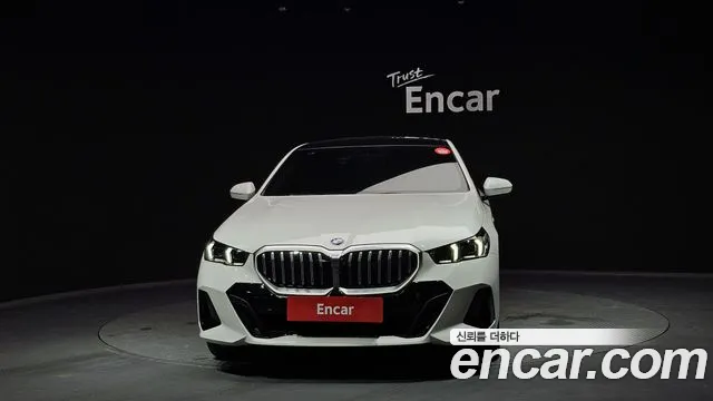 BMW 5-Series 5 серия (G60) 530i xDrive M Sport — Фото автомобиля 3
