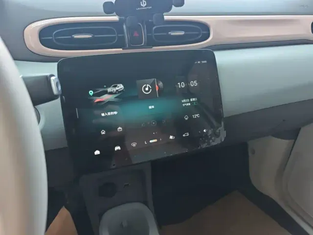 Leapmotor T03 — Фото автомобиля 12