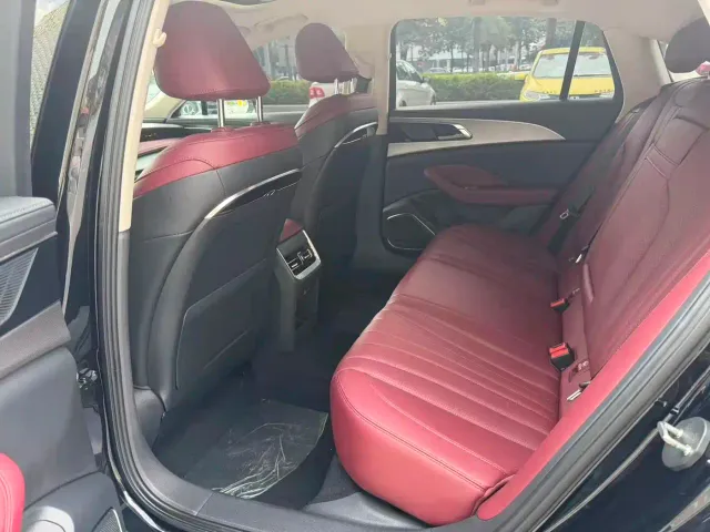 Hongqi H5 — Фото автомобиля 5