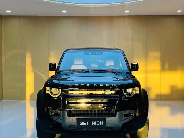 Land Rover Defender — Фото автомобиля 2