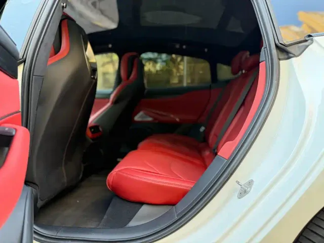 Xiaomi SU7 — Фото автомобиля 7