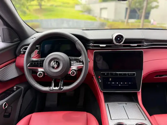 Maserati Grecale — Фото автомобиля 11