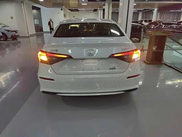 Honda Civic — Фото автомобиля 5