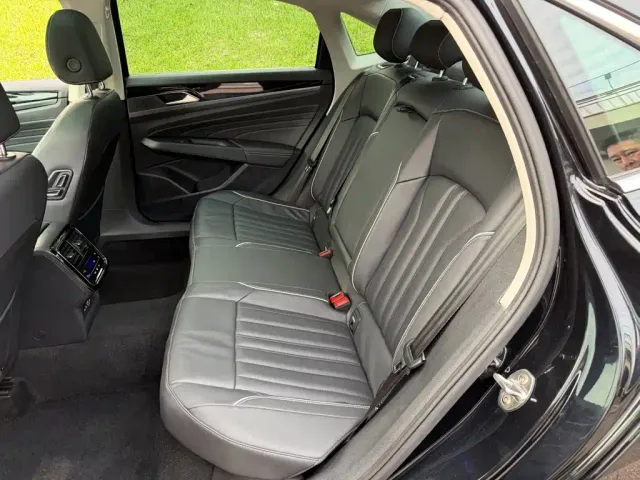 Volkswagen Passat — Фото автомобиля 12