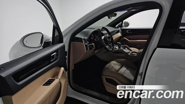 Porsche Cayenne — Фото автомобиля 6