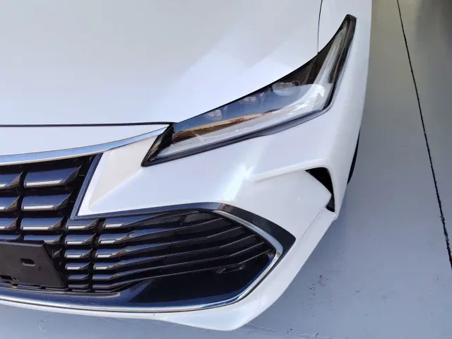 Toyota Avalon — Фото автомобиля 12