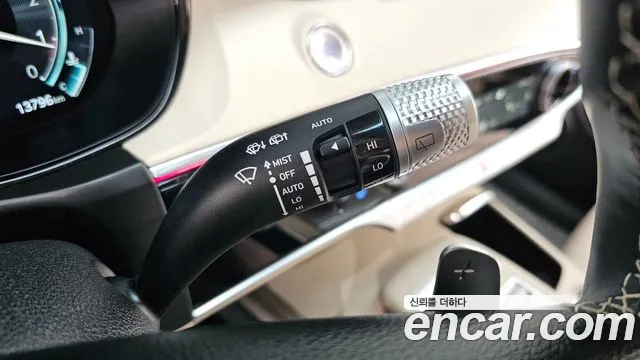 Genesis GV70 — Фото автомобиля 30