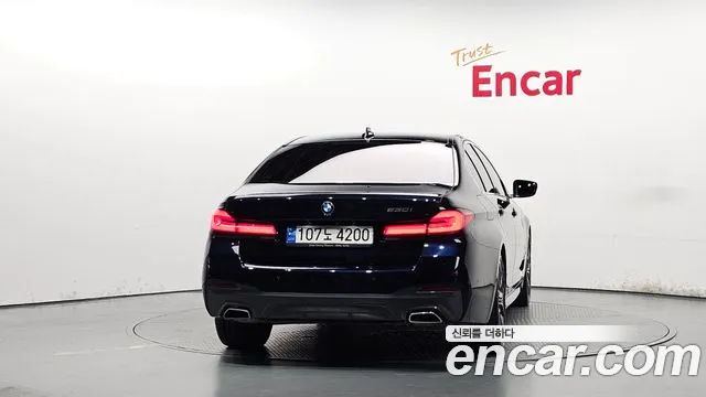 BMW 5-Series — Фото автомобиля 4