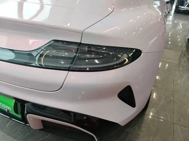 Xiaomi SU7 — Фото автомобиля 7