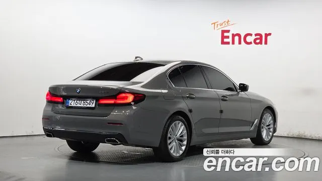 BMW 5-Series — Фото автомобиля 2
