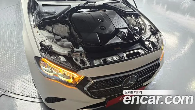 Mercedes-Benz E-Class — Фото автомобиля 6