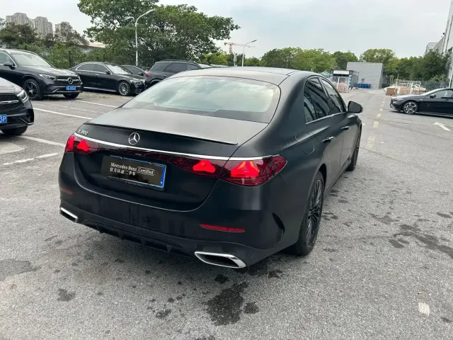 Mercedes-Benz E-Class — Фото автомобиля 8