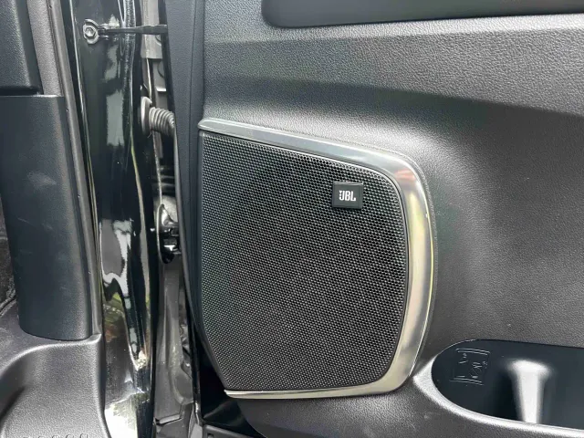 Toyota Vellfire — Фото автомобиля 13