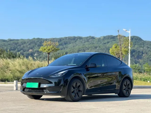 Фотография автомобиля — Tesla Model Y