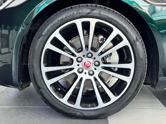 Jaguar XFL — Фото автомобиля 29