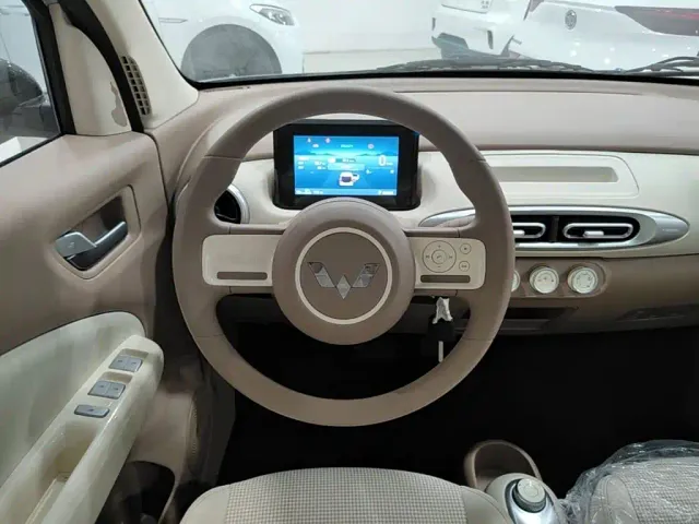 Wuling Hongguang Mini EV — Фото автомобиля 10