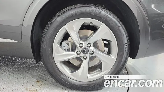 Genesis GV70 2.5T Бензин AWD — Фото автомобиля 21