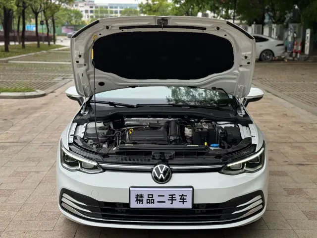Volkswagen Golf — Фото автомобиля 20