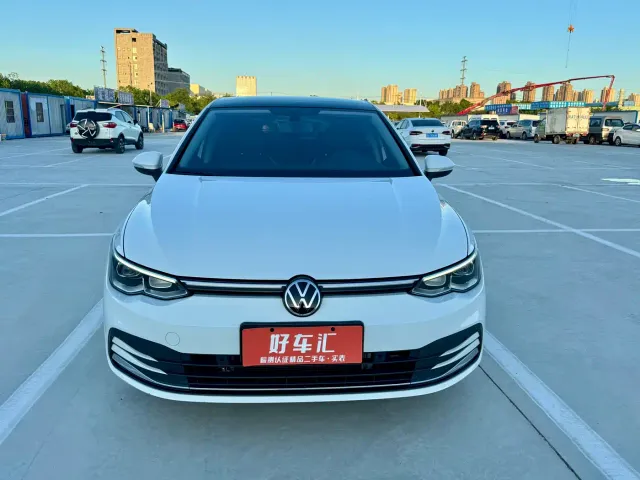 Volkswagen Golf — Фото автомобиля 2